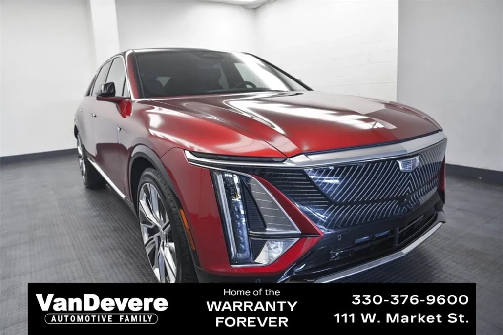 2024 Cadillac Lyriq Luxury photo 1