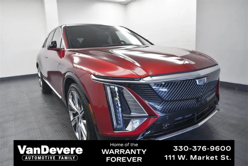 2024 Cadillac Lyriq Luxury photo 1