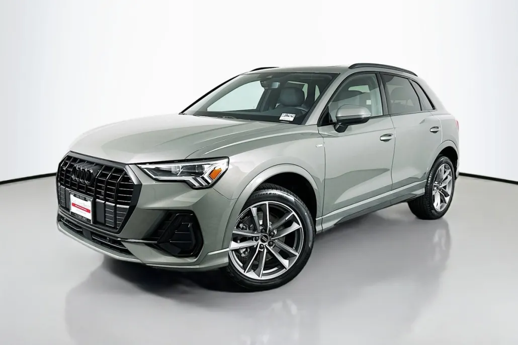 2025 Audi Q3 S line Premium photo 1