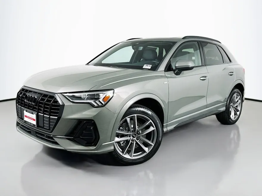 2025 Audi Q3 S line Premium photo 1