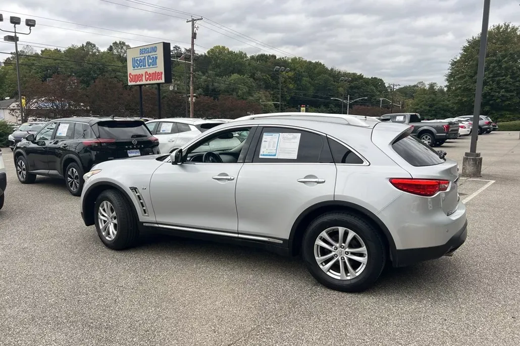 2016 Infiniti QX70 Base photo 1