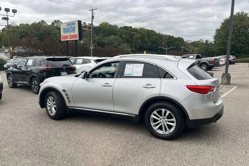 2016 Infiniti QX70 Base photo 1