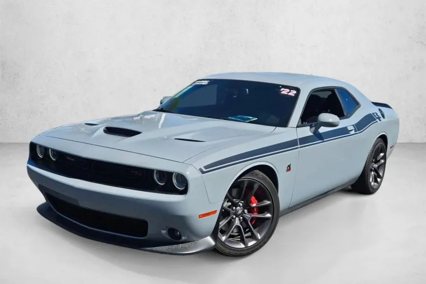 2022 Dodge Challenger R/T Scat Pack photo 1