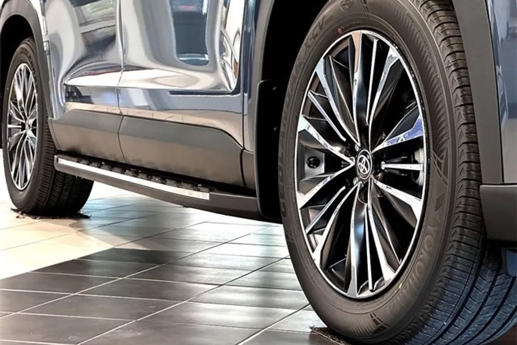 2026 Toyota Highlander Platinum Hybrid photo 1
