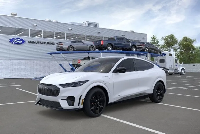2025 Ford Mustang Mach-E GT photo 1