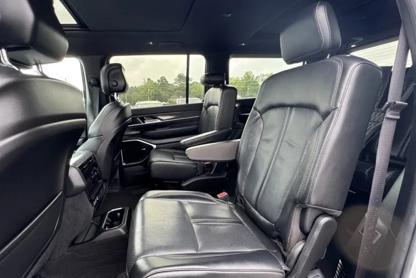 2022 Jeep Wagoneer Series III photo 1