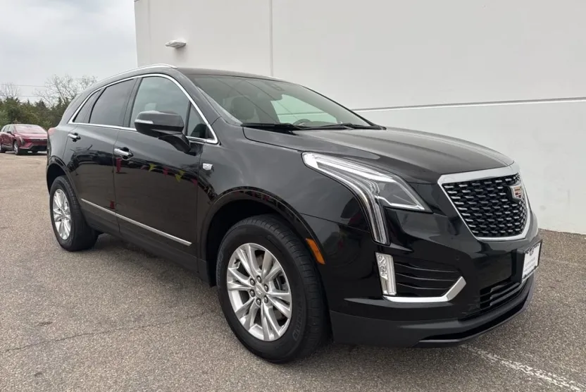 2023 Cadillac XT5 Luxury photo 1