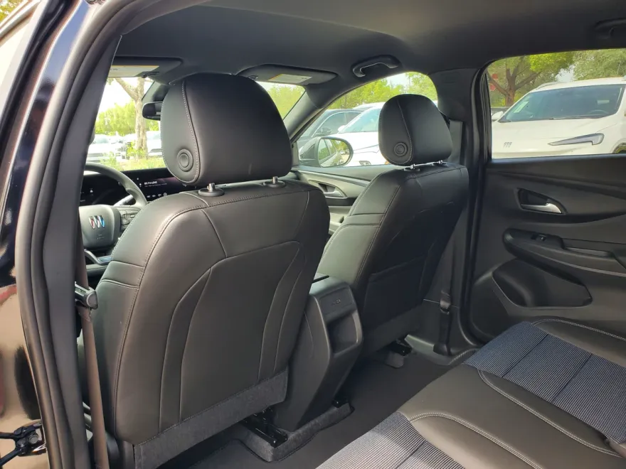 2025 Buick Envista Preferred photo 1