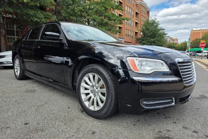 2014 Chrysler 300 Base photo 1