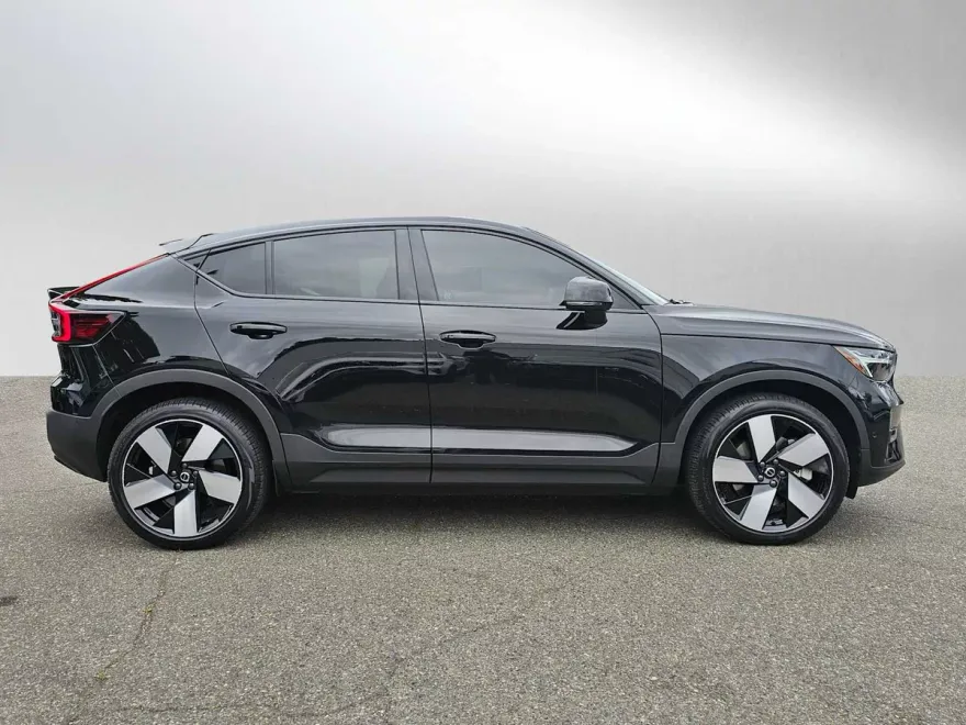 2023 Volvo C40 Recharge Ultimate photo 1