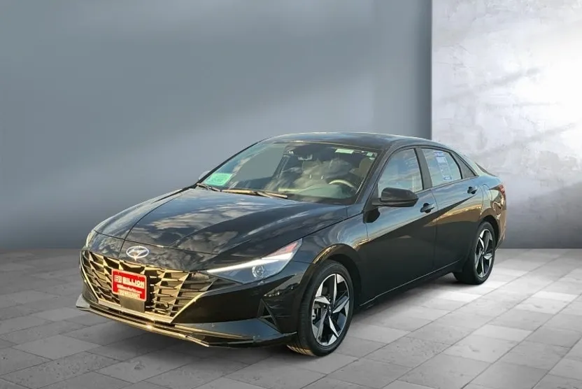 2023 Hyundai Elantra SEL photo 1