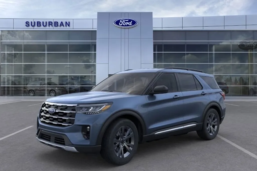 2025 Ford Explorer photo 1