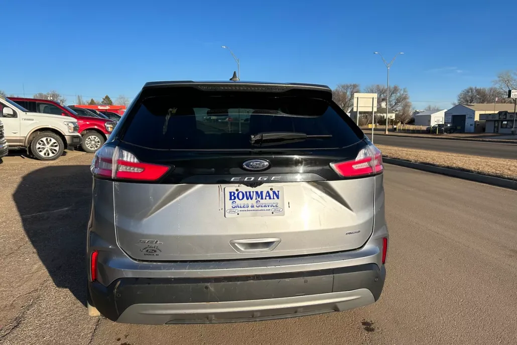 2021 Ford Edge SEL photo 1