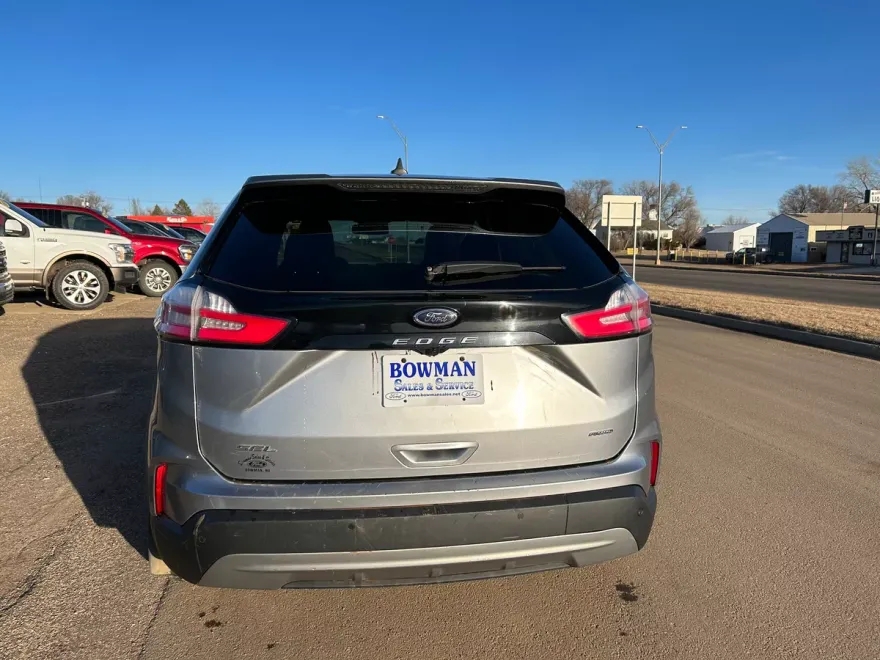 2021 Ford Edge SEL photo 1