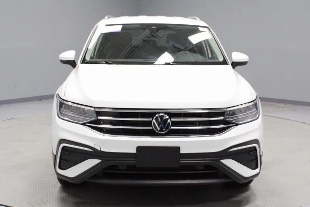2024 Volkswagen Tiguan SE Wolfsburg Edition photo 1