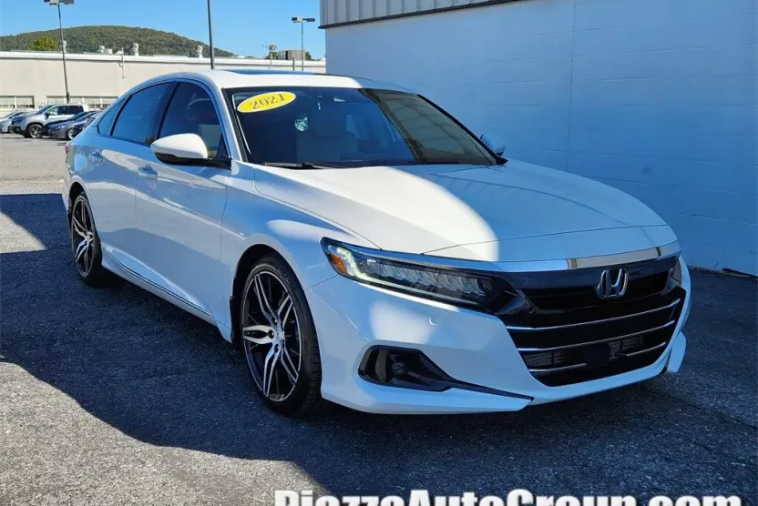 2021 Honda Accord Touring 2.0T photo 1