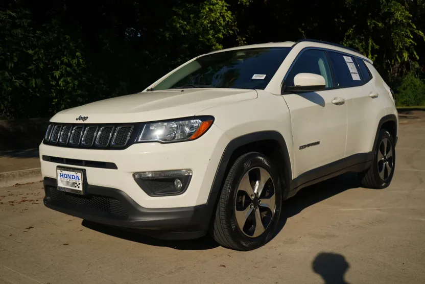 2017 Jeep Compass Latitude photo 1