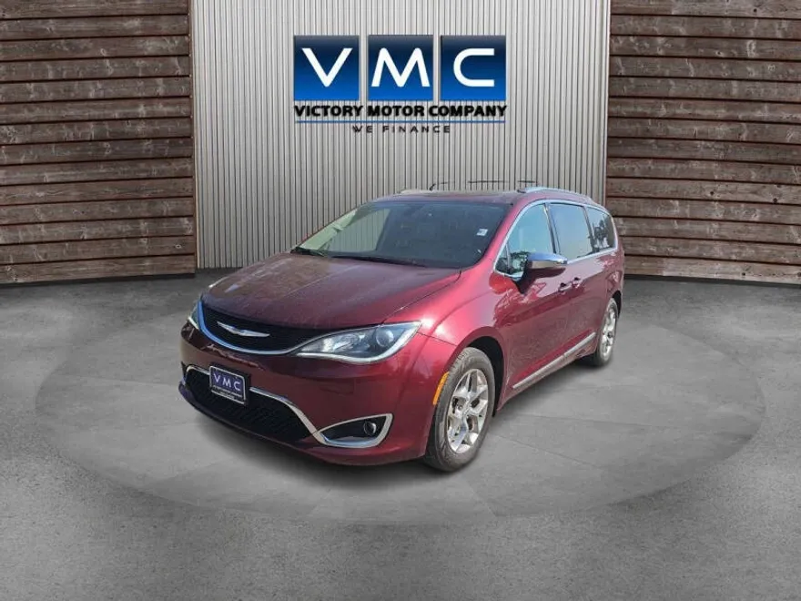 2019 Chrysler Pacifica Limited photo 1