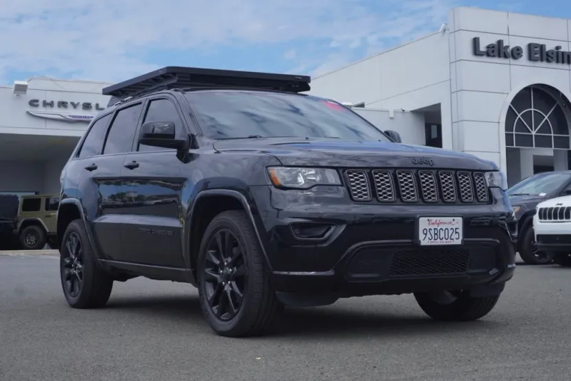 2018 Jeep Grand Cherokee Altitude photo 1