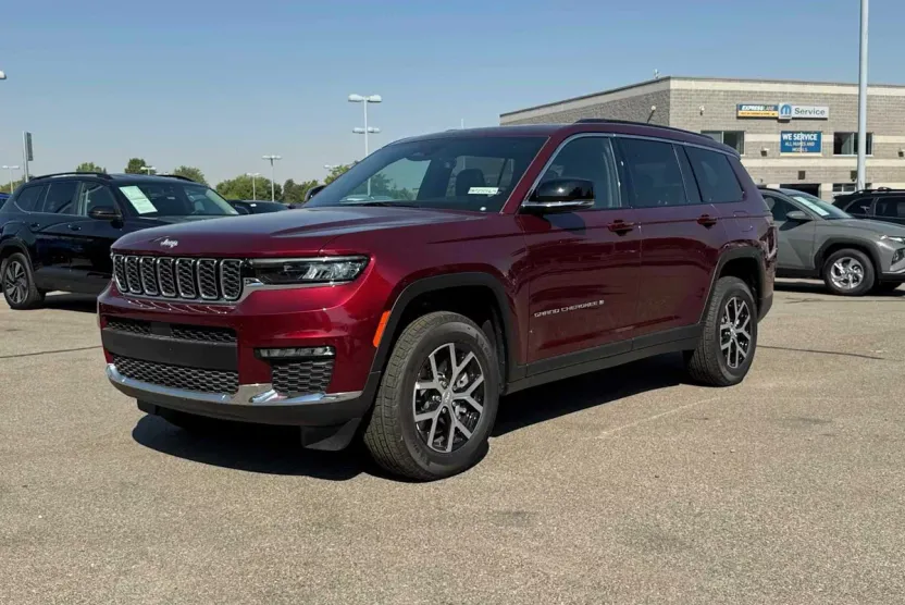2025 Jeep Grand Cherokee Limited photo 1