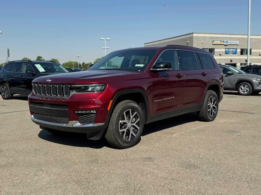 2025 Jeep Grand Cherokee Limited photo 1