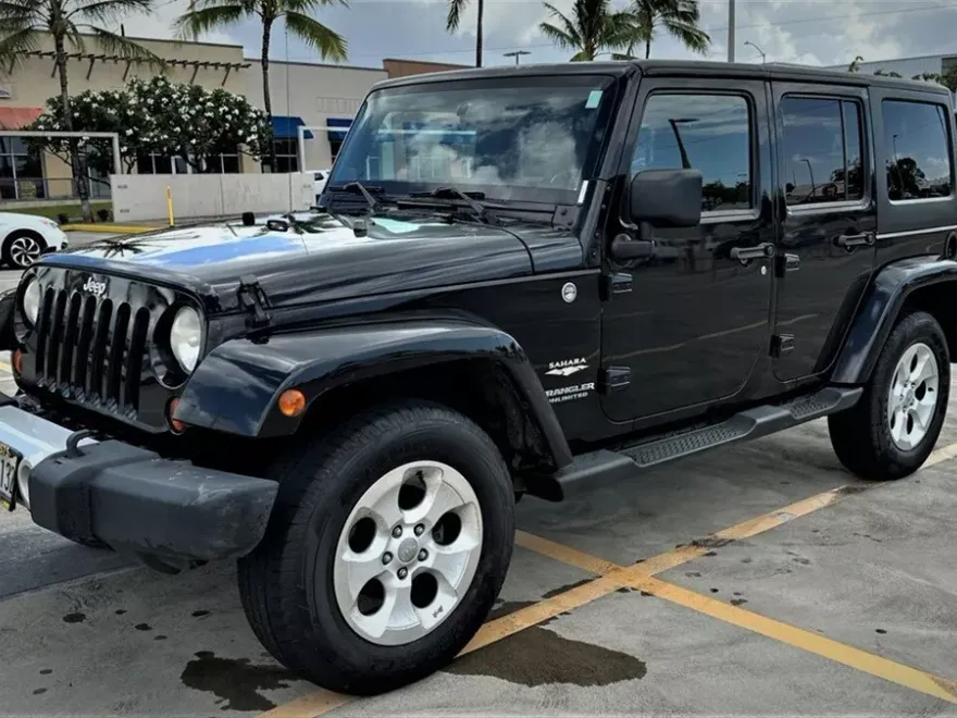 2013 Jeep Wrangler Sahara photo 1