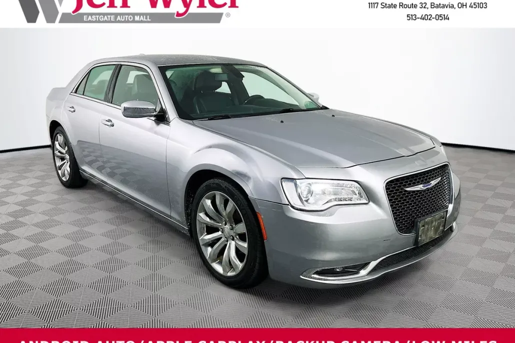 2018 Chrysler 300 Limited photo 1