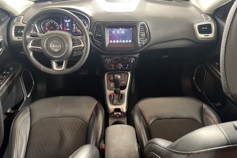 2020 Jeep Compass Latitude photo 1