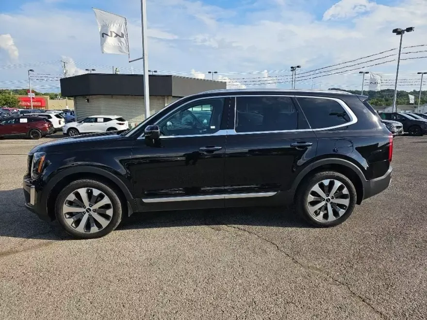 2022 Kia Telluride S photo 1