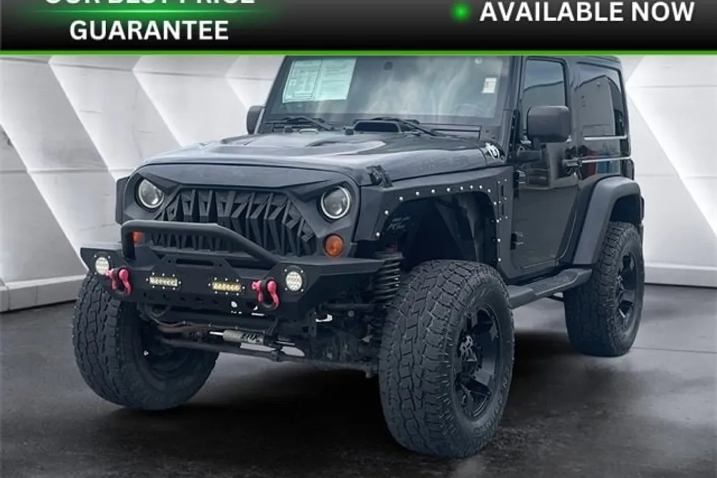 2012 Jeep Wrangler Sahara photo 1