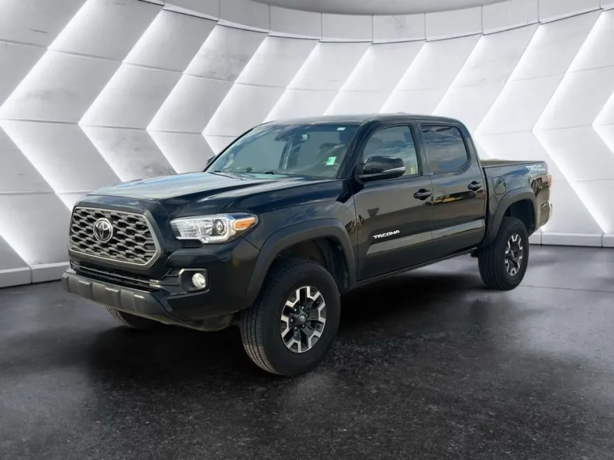 2023 Toyota Tacoma TRD Off-Road photo 1