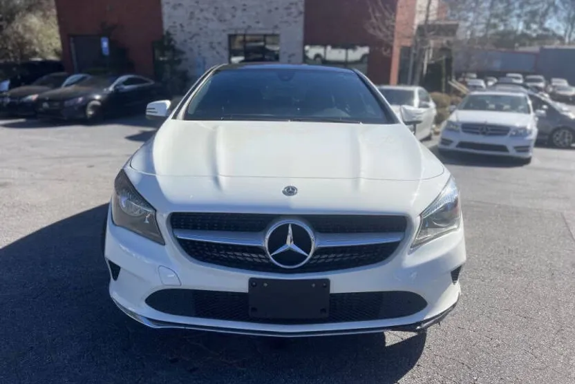 2018 Mercedes Benz CLA 250 4MATIC photo 1