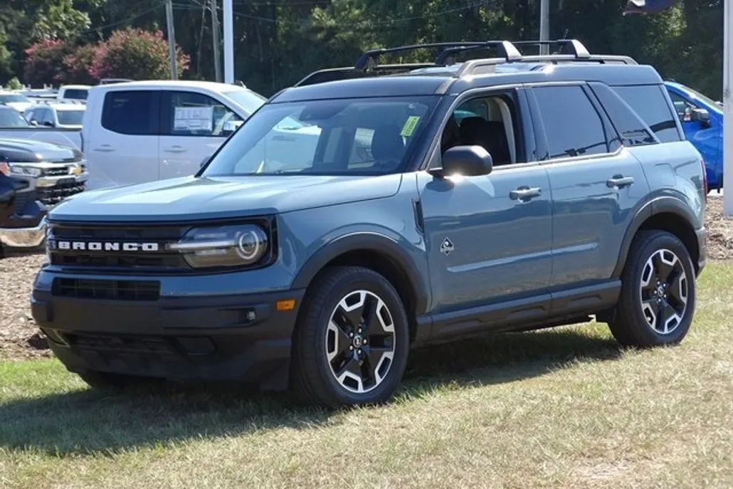 2021 Ford Bronco Sport Outer Banks photo 1