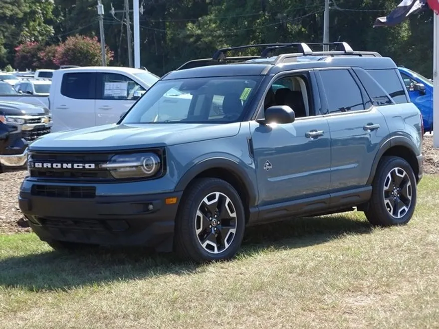 2021 Ford Bronco Sport Outer Banks photo 1