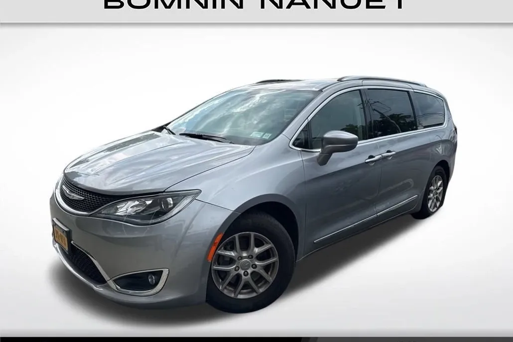 2020 Chrysler Pacifica Touring L photo 1