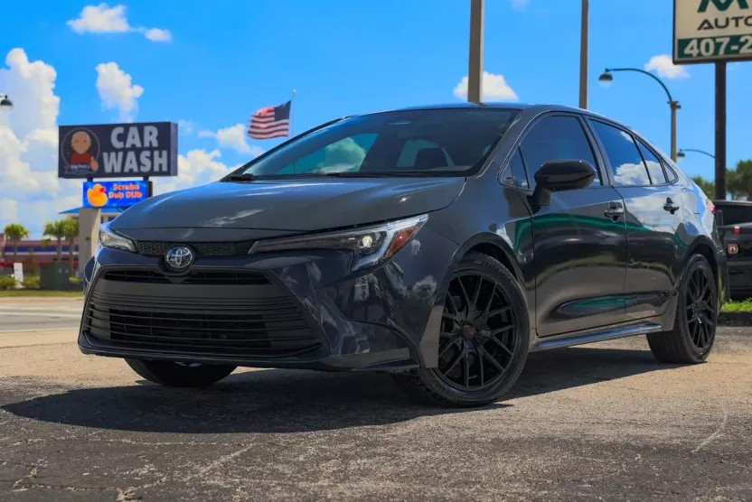 2023 Toyota Corolla Hybrid LE photo 1