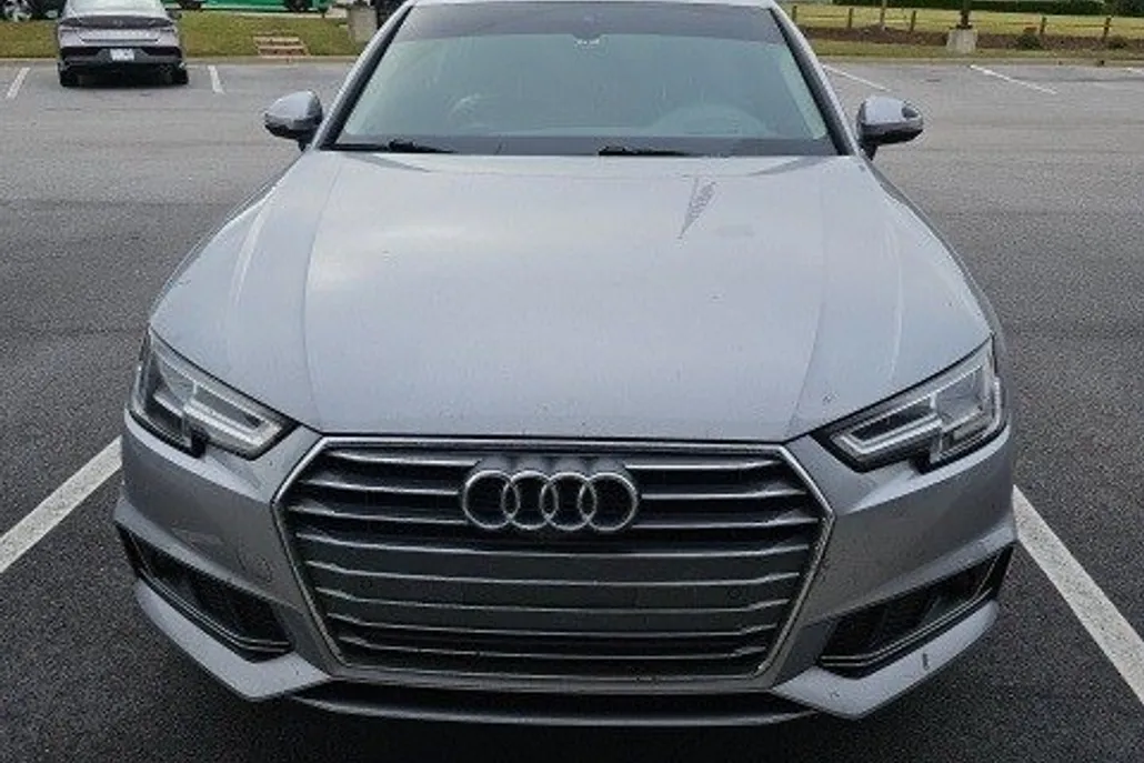 2018 Audi A4 Prestige photo 1