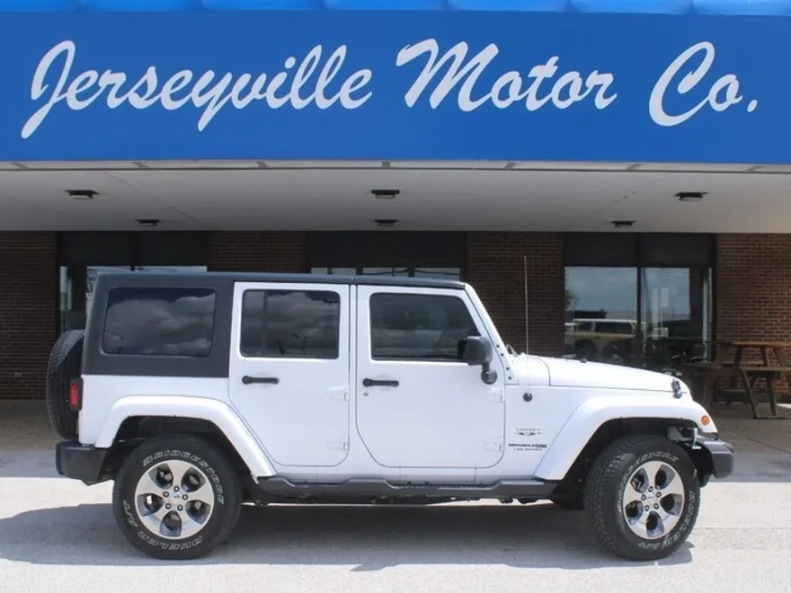 2018 Jeep Wrangler Unlimited Sahara photo 1