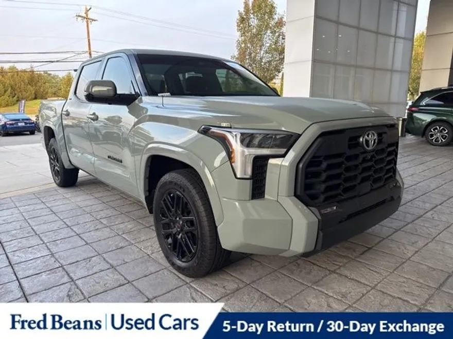 2022 Toyota Tundra SR5 photo 1