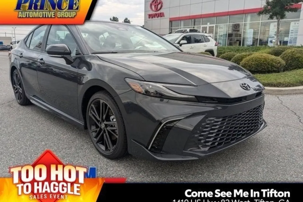 2025 Toyota Camry XSE photo 1