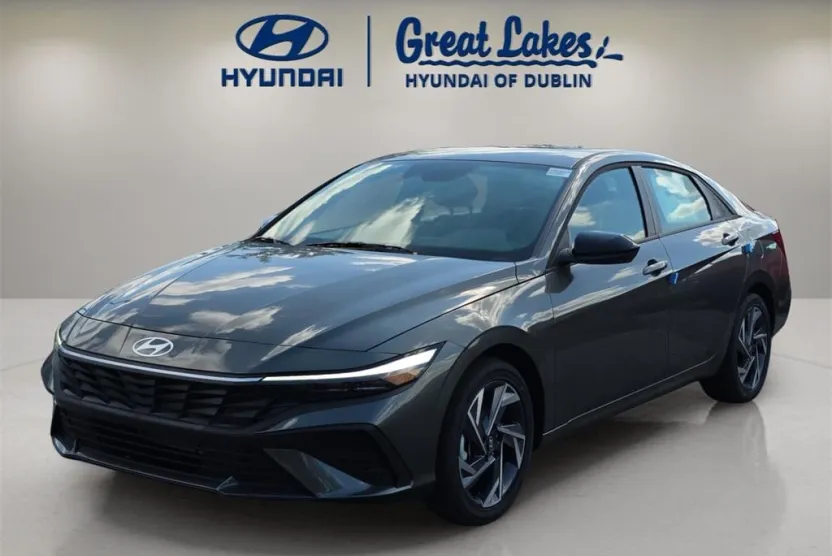 2025 Hyundai Elantra SEL Sport photo 1