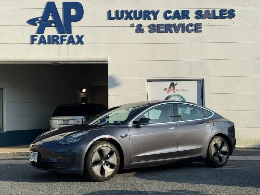 2018 Tesla Model 3 Long Range photo 1