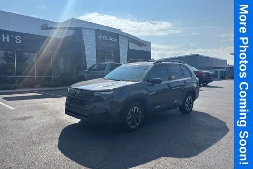 2025 Subaru Forester Base photo 1