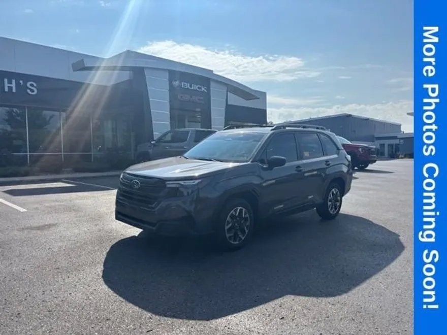2025 Subaru Forester Base photo 1