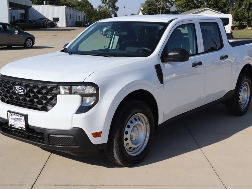2025 Ford Maverick XL photo 1