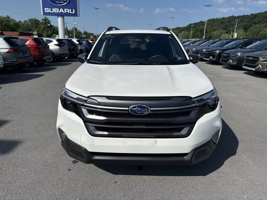 2025 Subaru Forester Limited photo 1