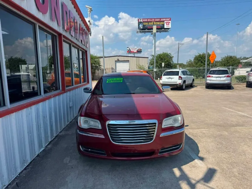 2014 Chrysler 300 Base photo 1