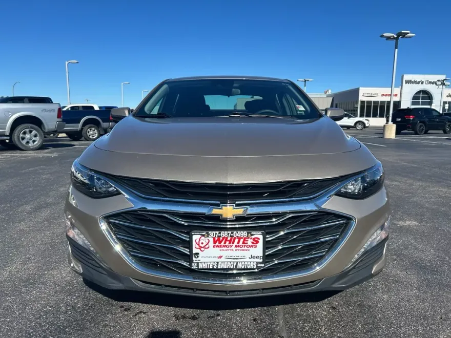 2024 Chevrolet Malibu 1LT photo 1