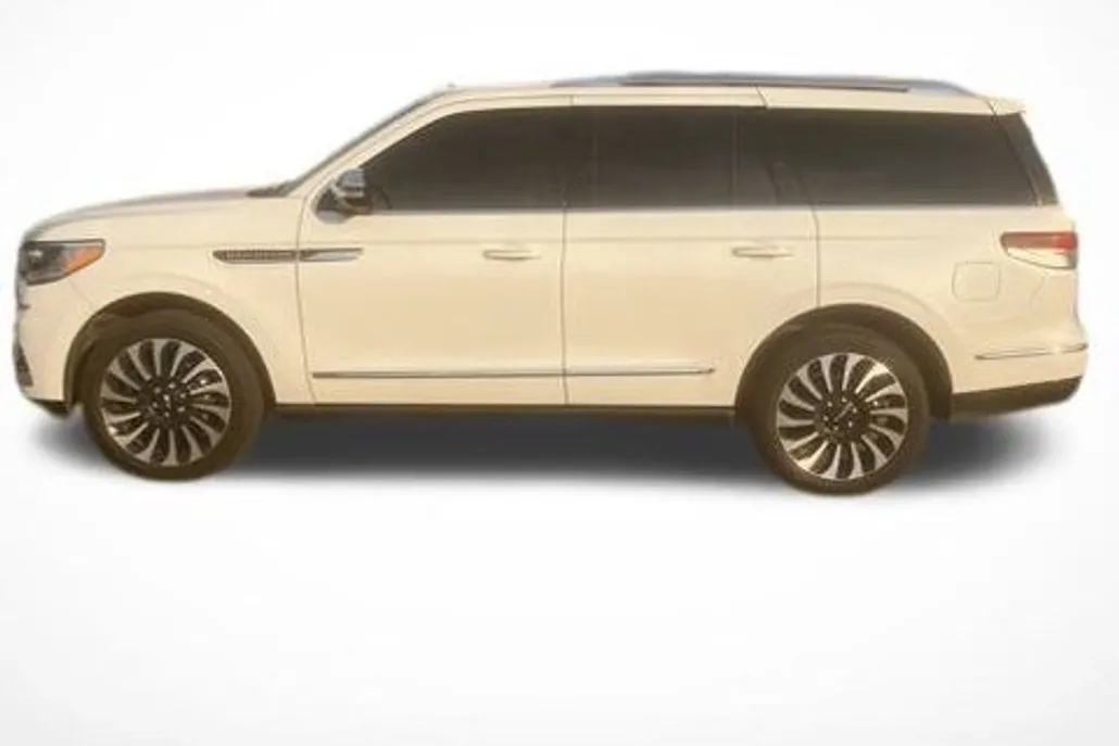 2024 Lincoln Navigator Black Label photo 1