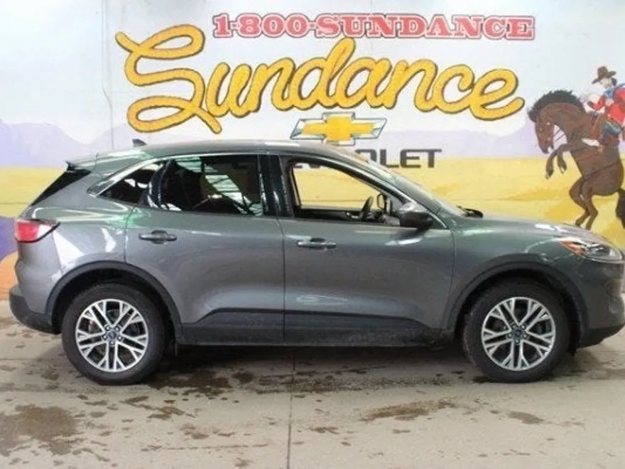 2022 Ford Escape SEL photo 1